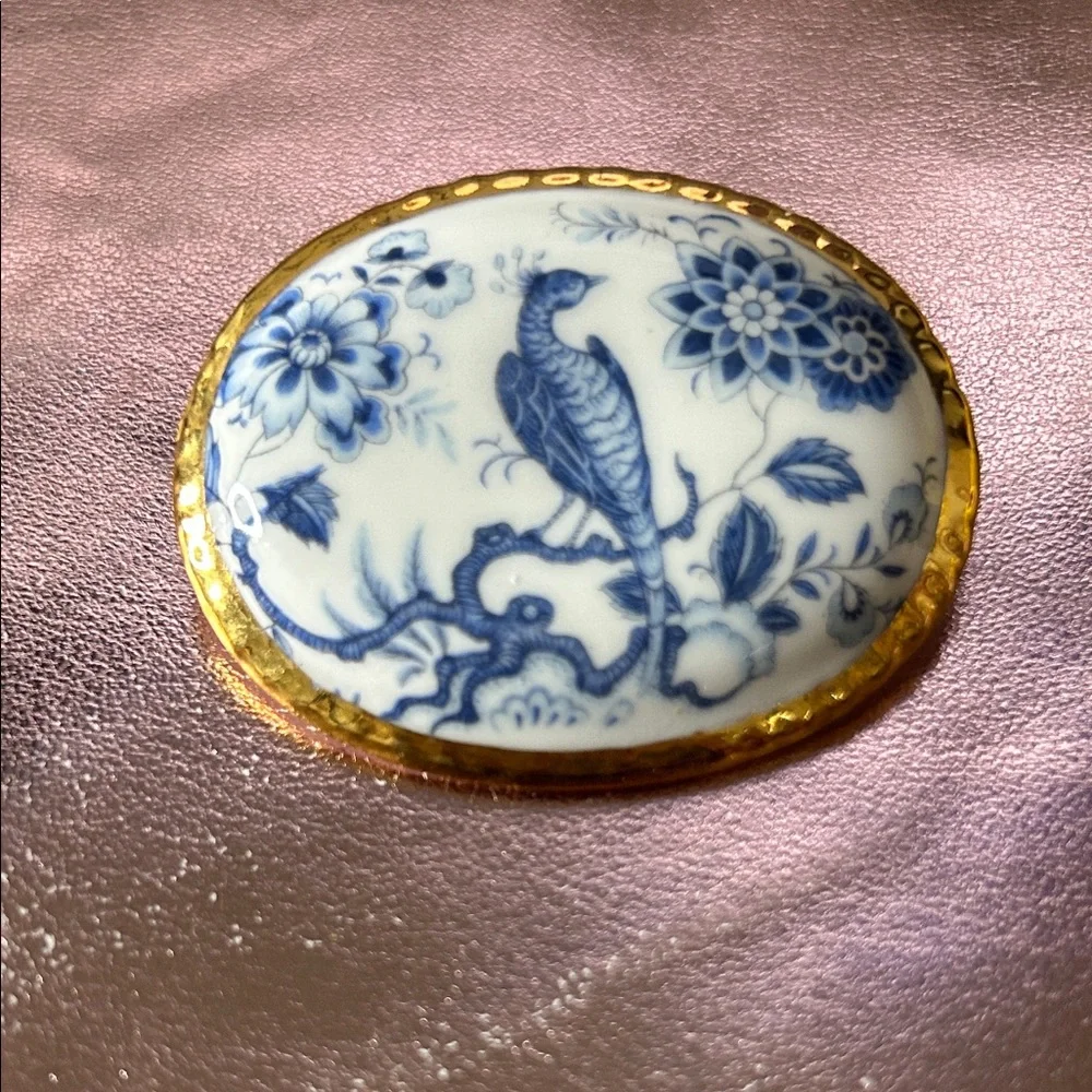 Vintage Elegant Blue and Gold Porcelain Brooch #31032